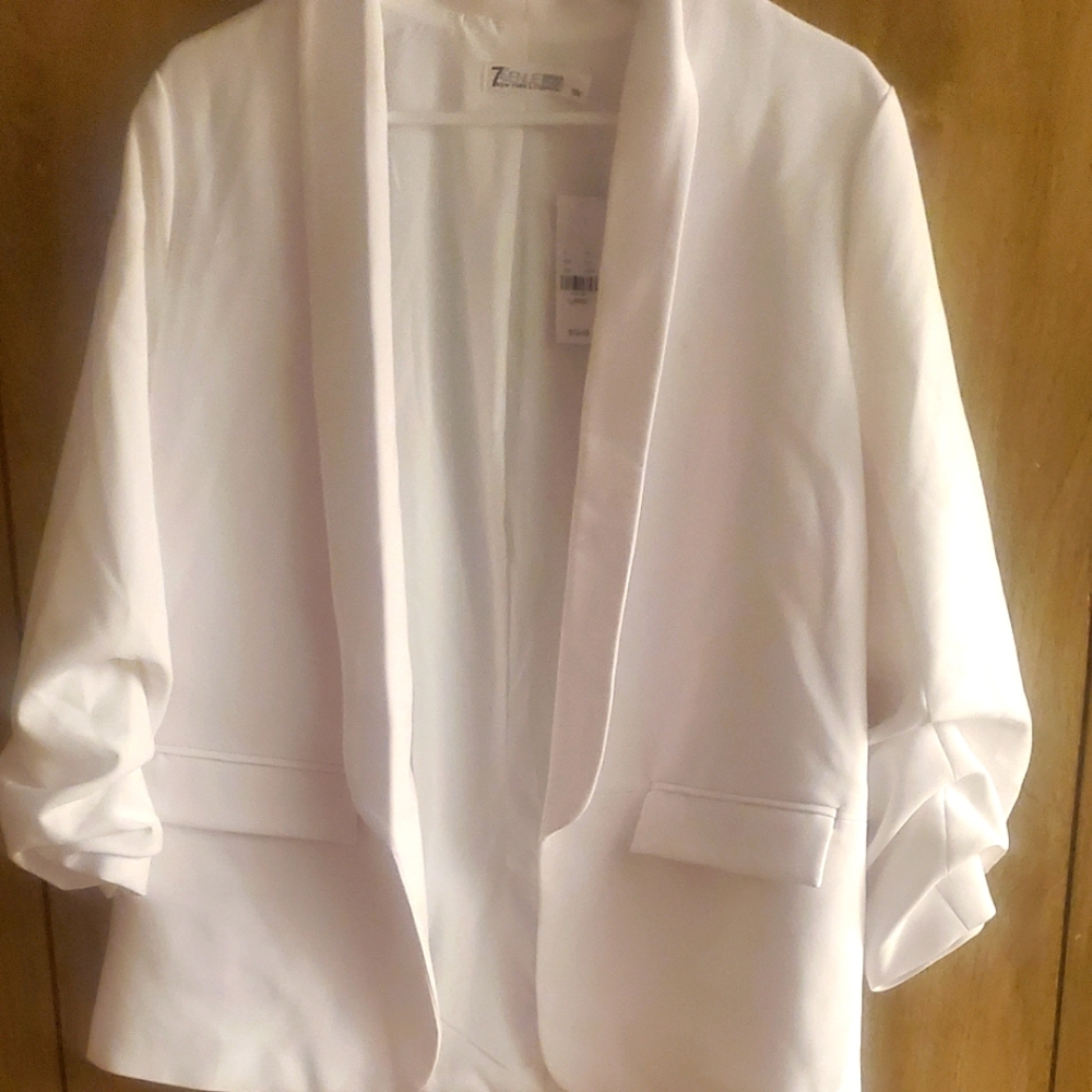 7th Avenue White Blazer